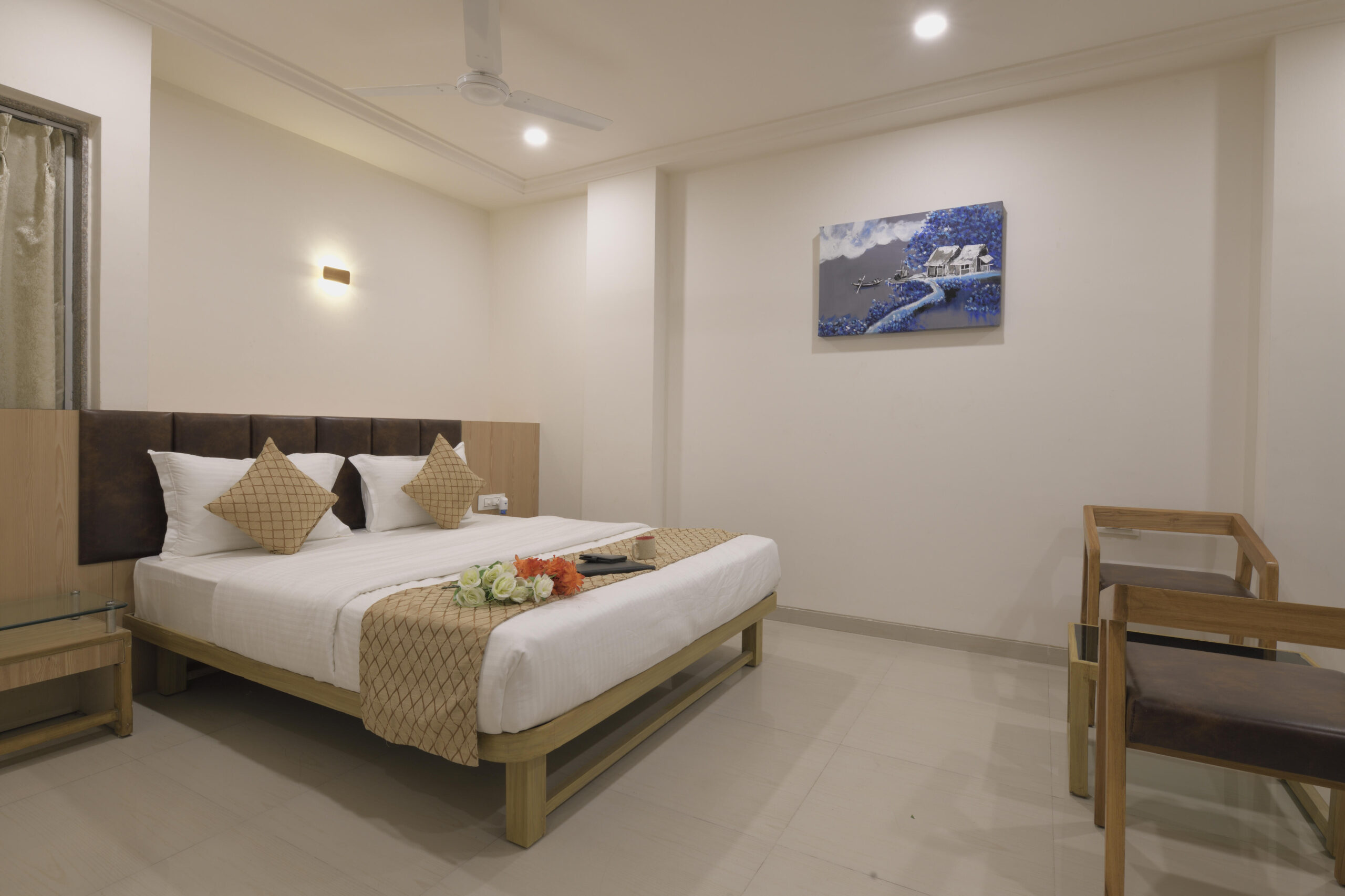 Hotel Bhagyoday Executive room image 3