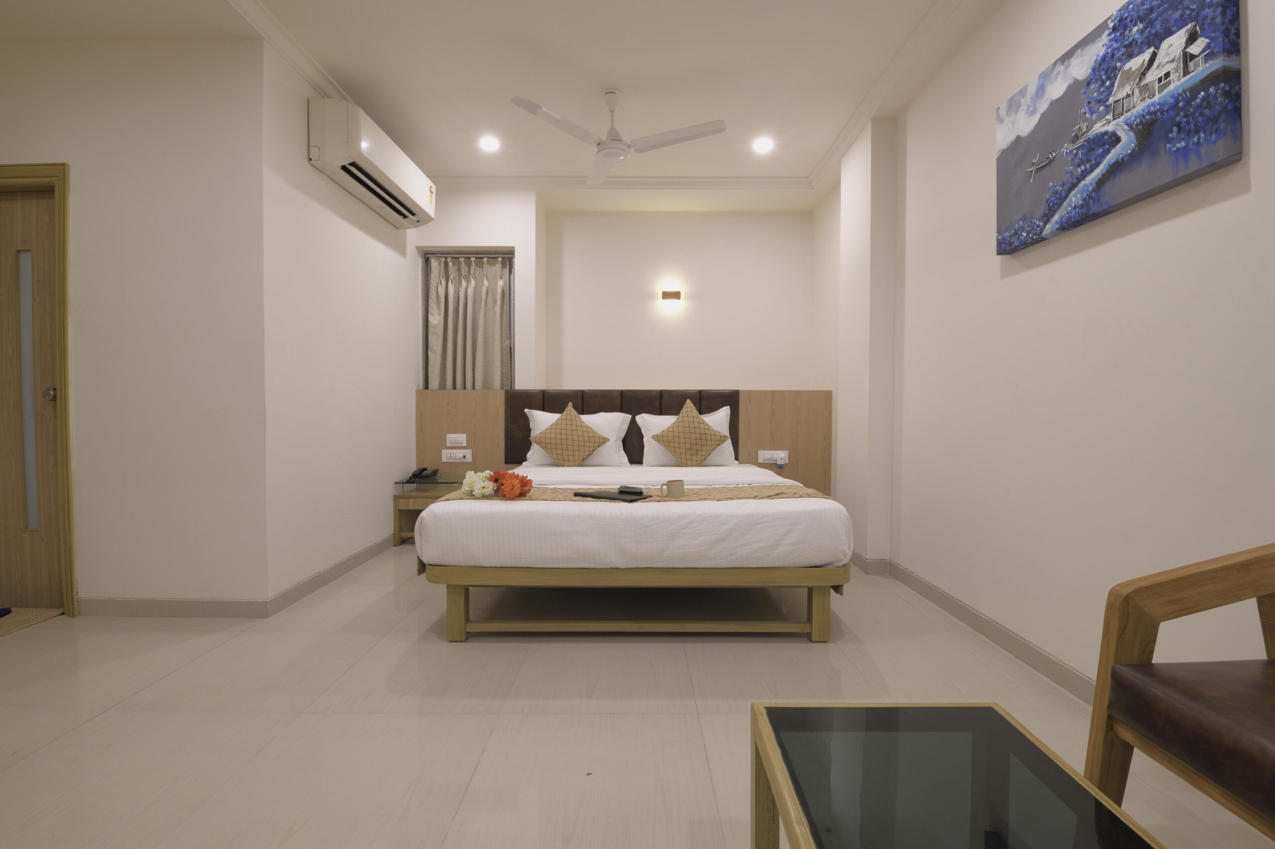 Hotel Bhagyoday Executive room image 2